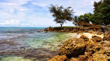 Pantai Carita yang Memesona Tak Lekang Oleh Waktu