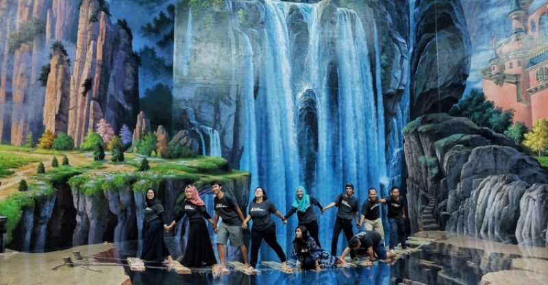 Amazing Art World, Wisata Kekinian Berlatar Lukisan 3D di Bandung