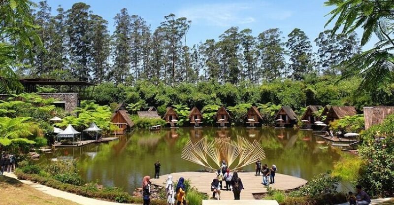Dusun Bambu Lembang, Panorama Alam Memukau dengan Spot Instagramable