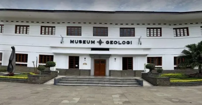 Museum Geologi Bandung: Sebuah Karya Seni Bumi dan Sejarah