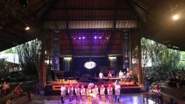 Saung Angklung Udjo: Pusat Kesenian dan Budaya Sunda