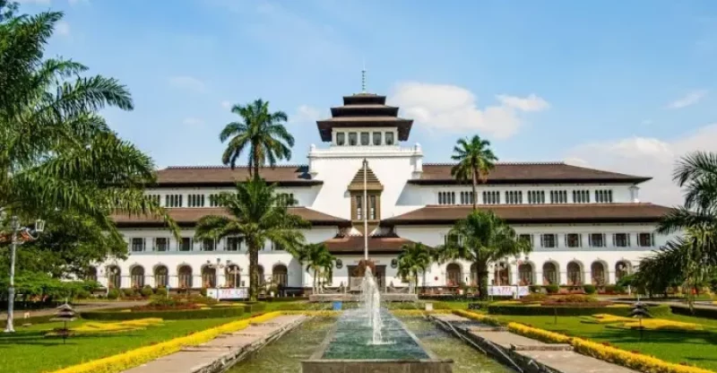 36 Tempat Wisata di Bandung yang Favorit & Wajib Dikunjungi